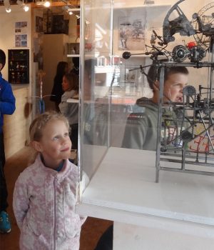 LOZZI MUSEUM 7 Mädchen